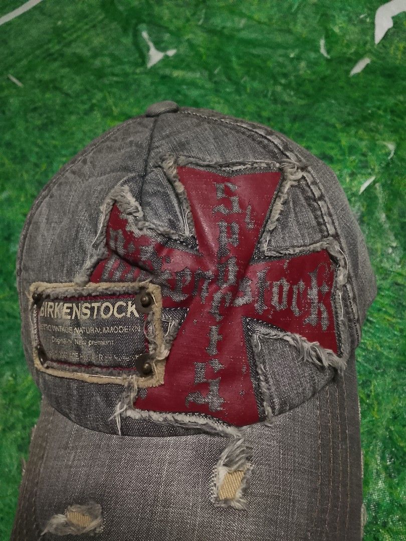 Birkenstock Sport distressed baseball cap (Category: Caps & Hats) located in Tagbina. Submitted by jera-thrift.16 (Listing ID 1468631988, Image 2). Description: excellent condition need wash no issue color rate 9 vintage vibes.