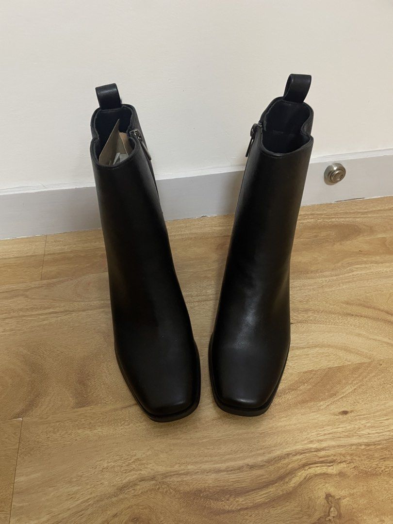 Black ankle length boots (Category: Boots) located in Taguig. Submitted by yelyah12 (Listing ID 1468605860, Image 3). Description: Bought from London Rag on sale last Aug 2026 but runs small on me.