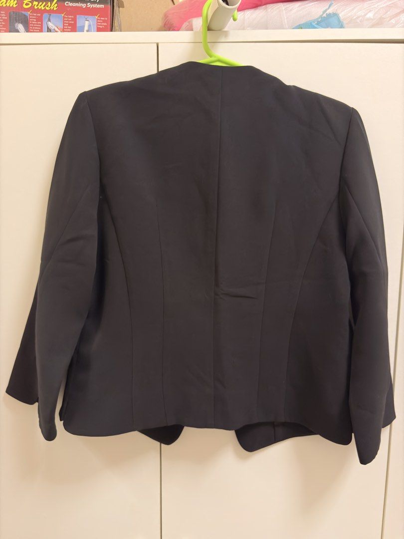 Black blazer (Category: Coats, Jackets and Outerwear) located in Quezon City. Submitted by j.styles (Listing ID 1468672273, Image 2). Description: Arm length 19 1/2 inches Length 21 inches Medium to Large .