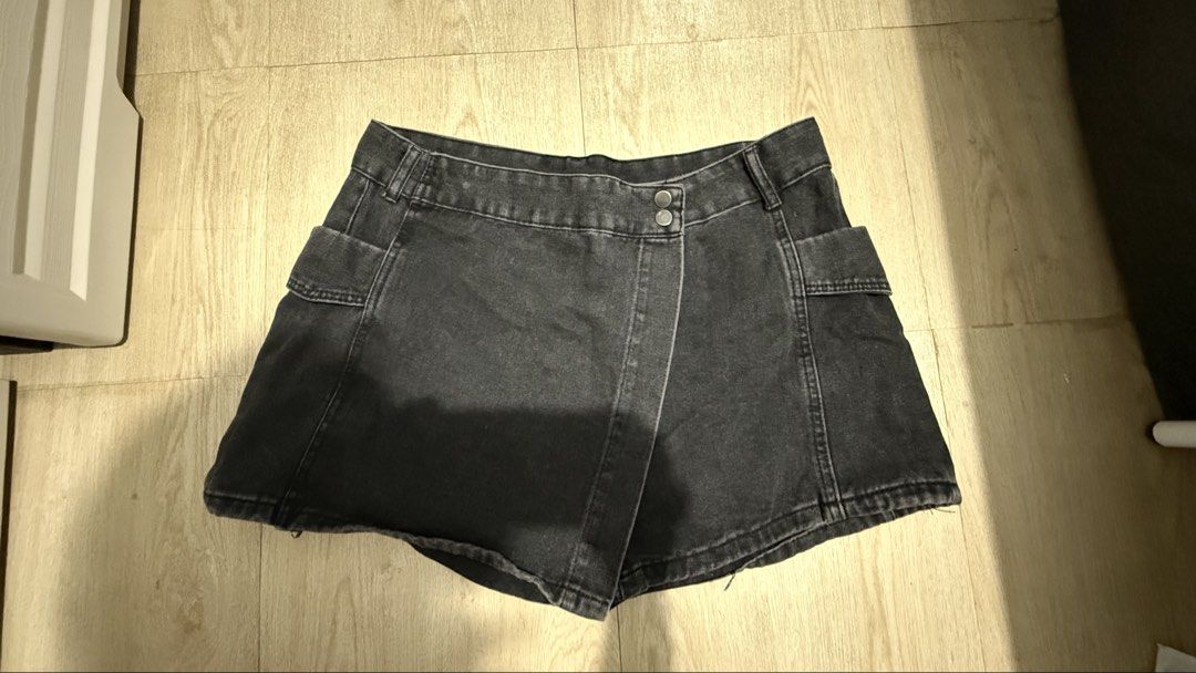 Black Denim Overlap Skort (Category: Shorts) located in Quezon City. Submitted by dinesaur (Listing ID 1468696852, Image 1). Description: 18 laid flat = 36 inches waist Thick and heavy denim.