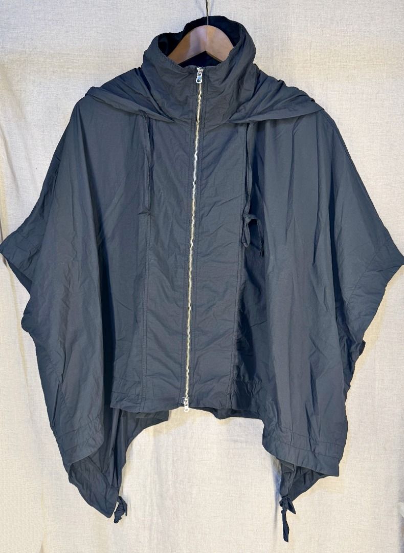 Black Hooded Poncho (Category: Coats, Jackets and Outerwear) located in Caloocan City. Submitted by uniquefind04625 (Listing ID 1468649400, Image 1). Description: Black Hooded Poncho ₱250 ✅ AVAILABILITY: All items posted are available unless marked 📌 RESERVED. 💰 PRICING: Reasonably priced. Please do not ask for a "last price" as I will not bargain my own price. Feel free to make a fair offer instead. Discounts are offered for bulk orders and re