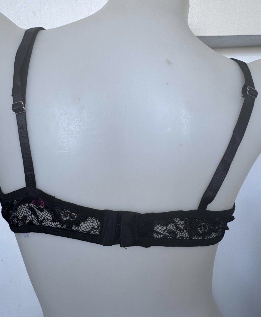 black laceeback bra underwire 36B (Category: Undergarments & Loungewear) located in San Jose. Submitted by 99ners (Listing ID 1468526441, Image 2). Description: .