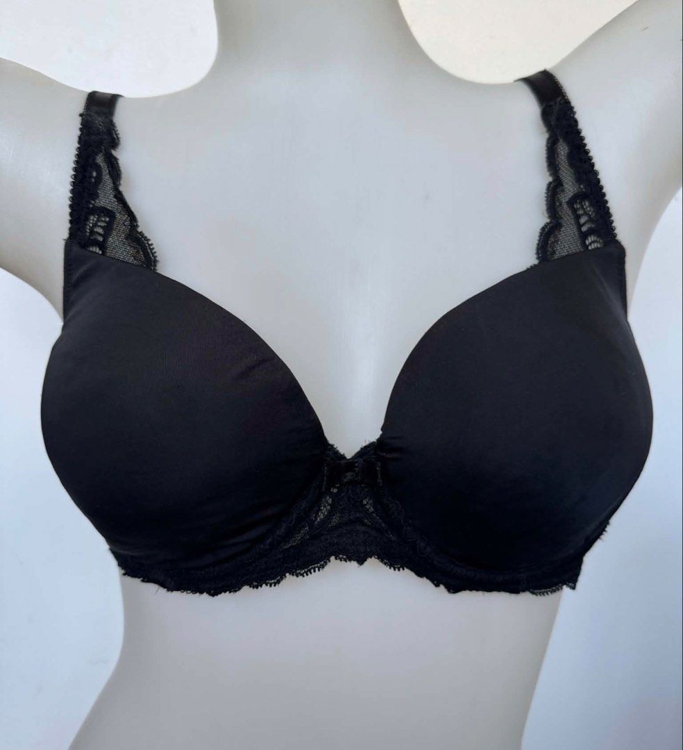 black laceeback bra underwire 36B (Category: Undergarments & Loungewear) located in San Jose. Submitted by 99ners (Listing ID 1468526441, Image 1). Description: .