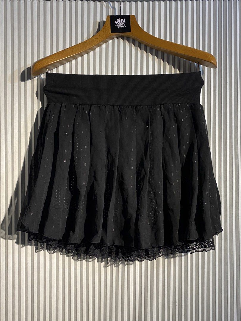 Black Layered Mini Skirt (Category: Skirts) located in Bocaue. Submitted by jintanthrift (Listing ID 1468693203, Image 1). Description: Medium . . . random tags: y2k, goth, gothic.