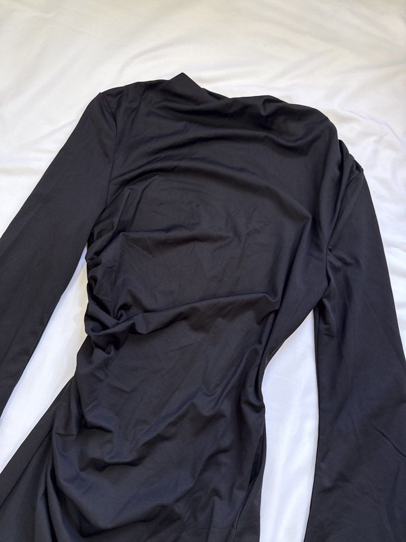 BLACK LONGSLEEVES DRESS (Category: Dresses) located in General Trias. Submitted by fellasunshine (Listing ID 1468649507, Image 2). Description: - rfs decluttering - no flaws - personal item.