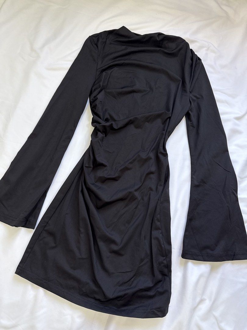 BLACK LONGSLEEVES DRESS (Category: Dresses) located in General Trias. Submitted by fellasunshine (Listing ID 1468649507, Image 1). Description: - rfs decluttering - no flaws - personal item.