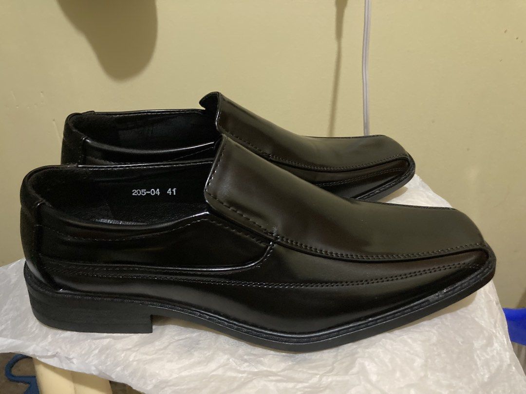 black school shoes (Category: Casual Shoes) located in Manila. Submitted by goldenbear.98b211 (Listing ID 1468642323, Image 2). Description: bought originally for 600 size 41 rfs. smaller size .