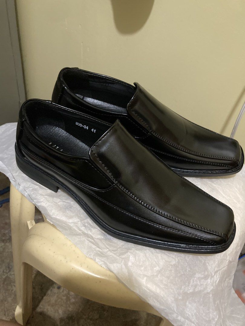 black school shoes (Category: Casual Shoes) located in Manila. Submitted by goldenbear.98b211 (Listing ID 1468642323, Image 1). Description: bought originally for 600 size 41 rfs. smaller size .