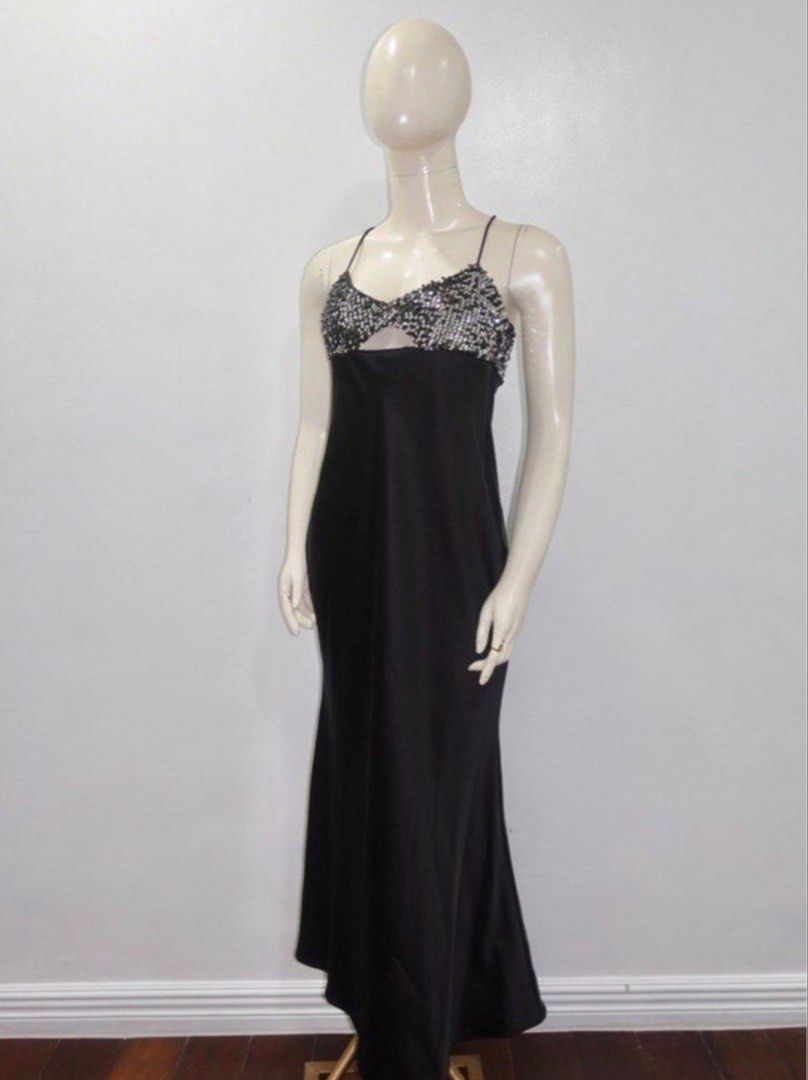 black sequin maxi dress (Category: Dresses) located in Taguig. Submitted by shoppiaholic (Listing ID 1468539652, Image 1). Description: .