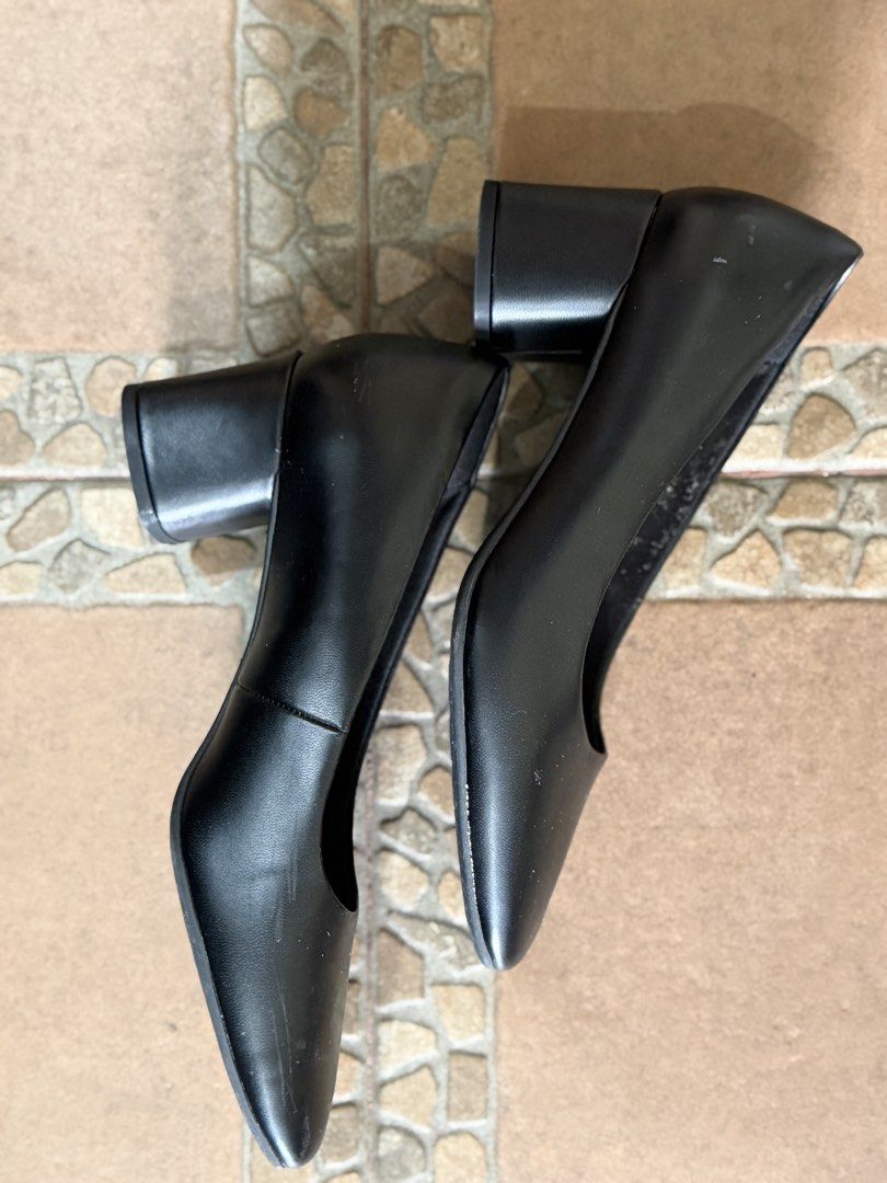 Black Shoes (Category: Heels) located in Quezon City. Submitted by relovedmebykay (Listing ID 1468569597, Image 3). Description: .