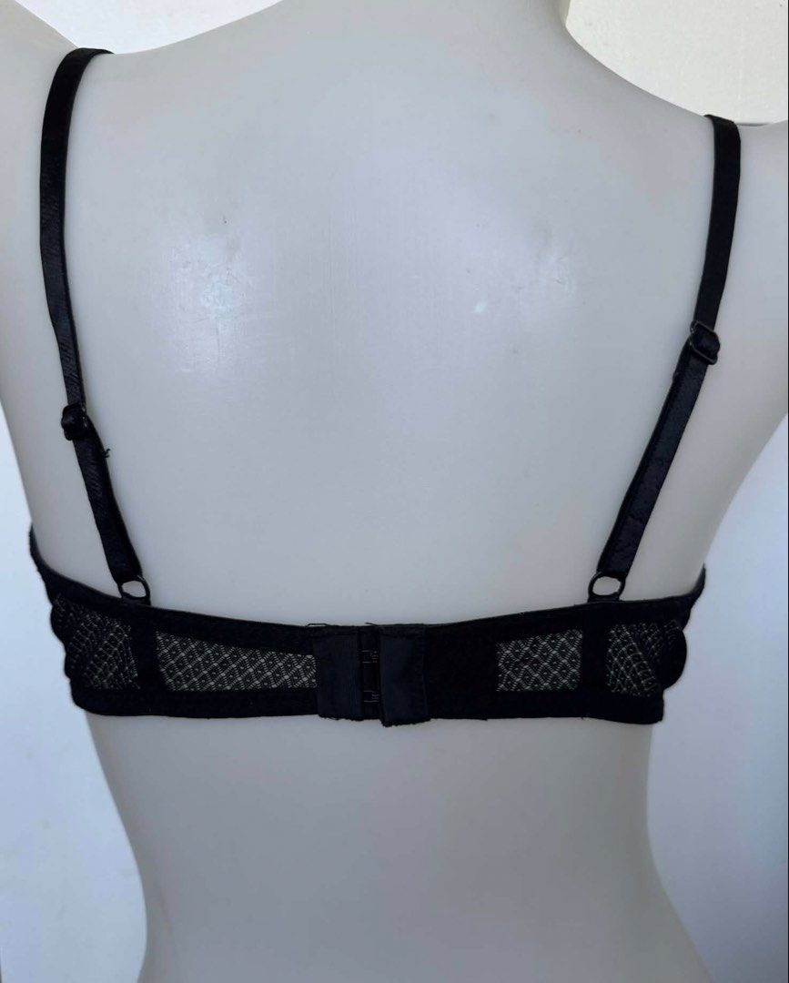 black underwire bra 36C (Category: Undergarments & Loungewear) located in San Jose. Submitted by 99ners (Listing ID 1468525074, Image 3). Description: .