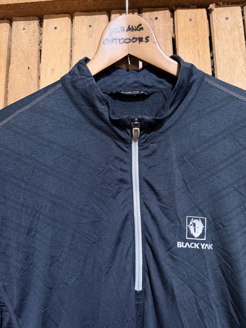 Blackyak Quick Dry Long Sleeves (Category: Activewear) located in Maramag. Submitted by ghab82885 (Listing ID 1468543153, Image 3). Description: Blackyak Quick Dry Long Sleeves Good as new No issue Size Large W20.5” x L27.5”.