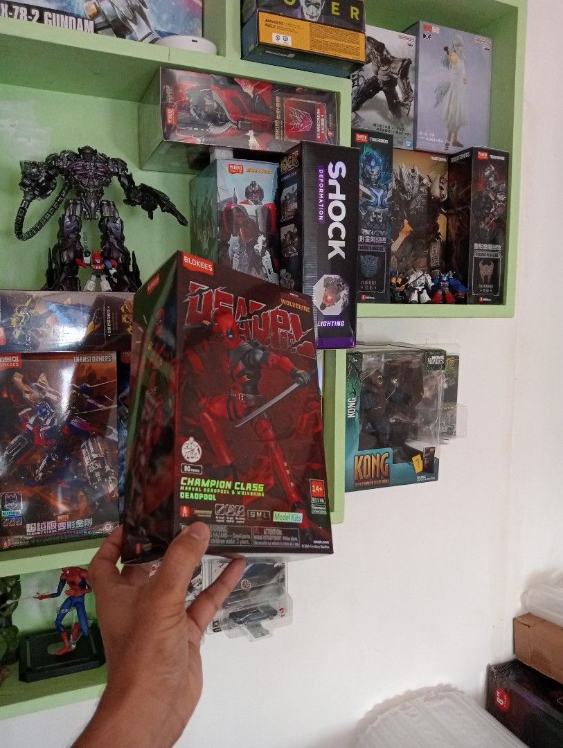 Blokees Champion Class Marvel Deadpool And Wolverine Model Kit (Category: Figurines & Statues) located in Muntinlupa City. Submitted by mcnigel84 (Listing ID 1468587876, Image 2). Description: - Official 20th Century Studios Marvel merchandise - Blokees Champion Class Deadpool and Wolverine model kit - Brand new and factory sealed - Contains 90 pieces for easy assembly - No glue required - Features a dynamic action pose with a sword.
