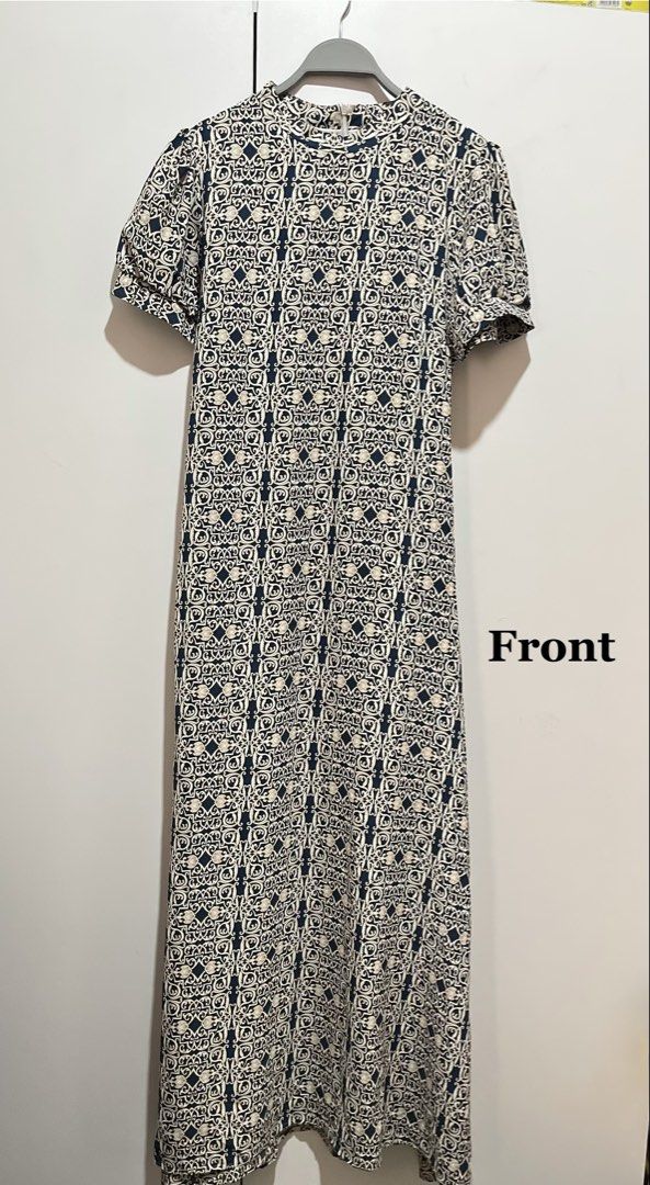 Kamiseta Maxi Dress (Category: Dresses) located in Marikina City. Submitted by charmhazel_ (Listing ID 1468536493, Image 2). Description: - Maxi dress with navy blue and cream geometric print - High neckline, short puff sleeves, and zipped back closure - can fit from size Medium to Large - P800 + sf.