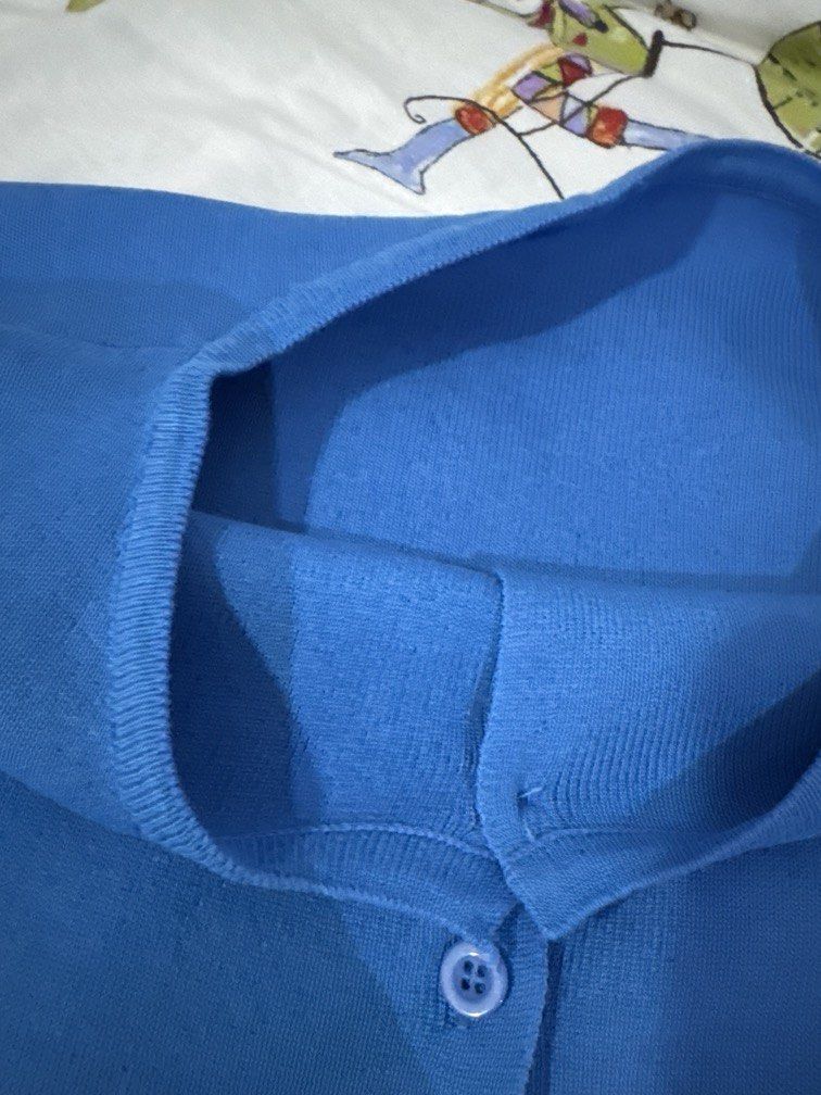 Blue Button Down Crop Top (Category: Sleeveless) located in Quezon City. Submitted by secondchanceplease (Listing ID 1468632813, Image 3). Description: .