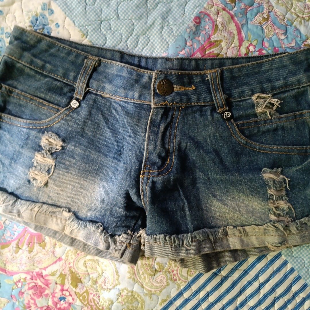 Blue Denim Micro Short (Category: Shorts) located in Quezon City. Submitted by yourstrulyshiane (Listing ID 1468540153, Image 2). Description: › size : extra small to small . N/A on tag : › waist :24 to 26 in . length : 8 in all dimensions are measured while the garment is laid flat. for the best fit, compare the measurements with a similar garment you already own. ˚˖𓍢ִ໋❀ details ♡ › really cute shorts with cool zipper back details ! working zip
