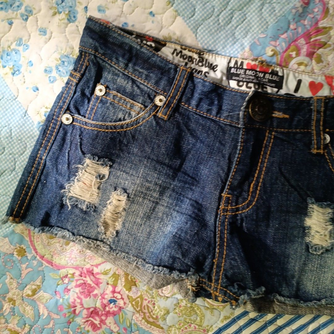 Blue Denim Mini Micro Short (Category: Shorts) located in Quezon City. Submitted by yourstrulyshiane (Listing ID 1468540369, Image 2). Description: › size : extra small to small . N/A on tag : › waist : 24 to 26 in . length : 8 in all dimensions are measured while the garment is laid flat. for the best fit, compare the measurements with a similar garment you already own. ˚˖𓍢ִ໋❀ details ♡ › loving the color :3 ! working zipper and button, not a h