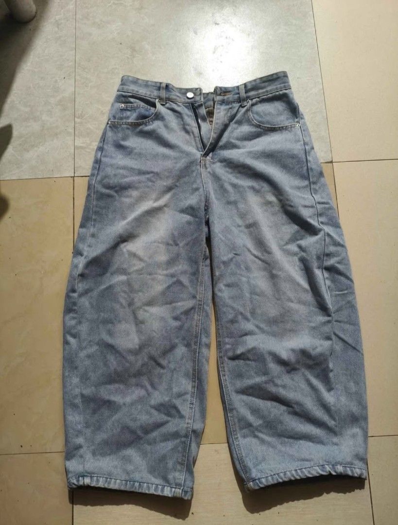 BLUE GRAYISH PANTS (Category: Jeans) located in Manila. Submitted by swiftfish.431944 (Listing ID 1468644822, Image 1). Description: NO ISSUE RFS: DAMI NG PANTS NEED NA MAG BAWAS SIZE: W31-32 L38 MOD: LALAMOVE, PICK UP, OR MEET UP ( NEAR ME) add 20 pesos if meet up MOP:CASH OR GCASH LOC: CUBAO, QC PM FOR MORE INFO..