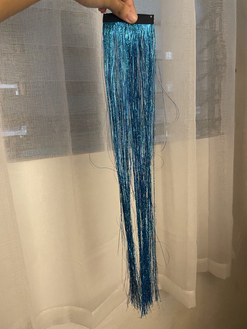 Blue Sparkly Hair Clip On (Category: Hair Accessories) located in Pasay City. Submitted by lastwrods (Listing ID 1468538029, Image 1). Description: .