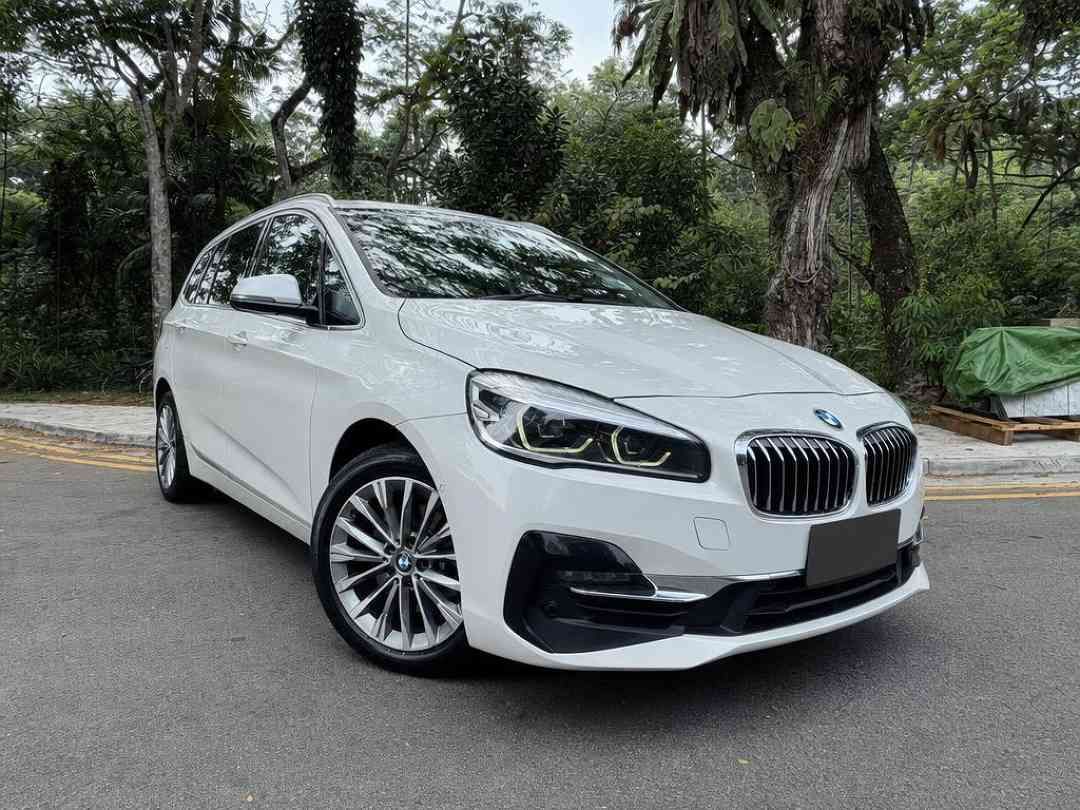 BMW 2 Series Gran Tourer 218i Luxury (A) (Category: Used Cars) located in Singapore. Submitted by carousell_certified_partners (Listing ID 1464014268, Image 2). Description: Latest arrival. Valued buy! Beautiful White 7 Seater with Sunroof. Well maintained by the owner. Accident free car! Seller selling due to upgrading. Trade in welcome. Call now to view and test drive the car today! Don't miss! Strictly by appointment only! Features: 1.5L 3 cyl