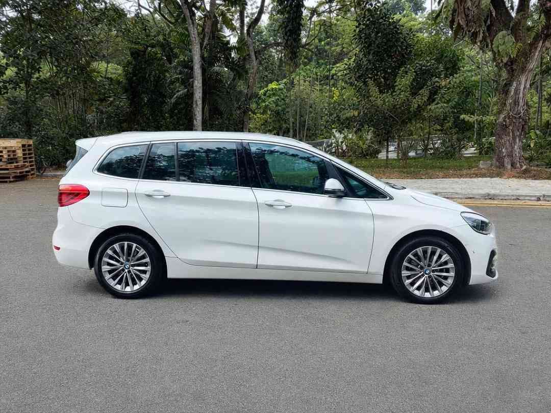 BMW 2 Series Gran Tourer 218i Luxury (A) (Category: Used Cars) located in Singapore. Submitted by carousell_certified_partners (Listing ID 1464014268, Image 3). Description: Latest arrival. Valued buy! Beautiful White 7 Seater with Sunroof. Well maintained by the owner. Accident free car! Seller selling due to upgrading. Trade in welcome. Call now to view and test drive the car today! Don't miss! Strictly by appointment only! Features: 1.5L 3 cyl