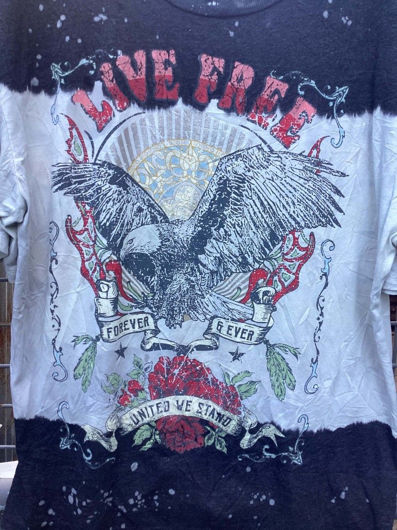 Boundaries Live Free Eagle Graphic Tee (Category: Tshirts & Polo Shirts ) located in Balanga. Submitted by archivefine_ds (Listing ID 1468582339, Image 2). Description: No Boundaries Live Free Eagle Graphic Tee Size XL on tag 10/10 condi, need wash w 22 L 29 350+sf.