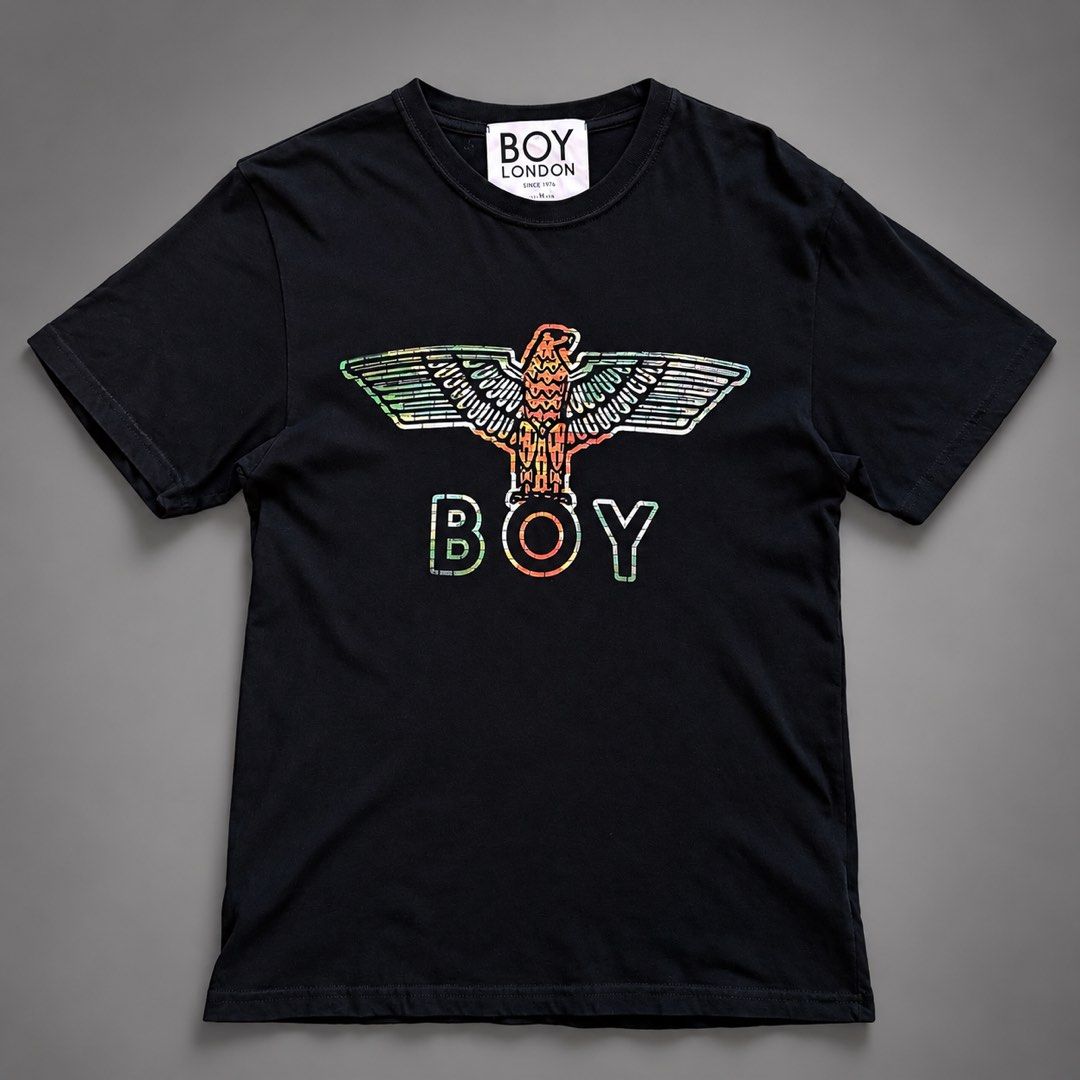 BOY LONDON EAGLE LOGO SHIRT (Category: Luxury Apparel) located in Taguig. Submitted by clarrk95 (Listing ID 1468686213, Image 1). Description: Boy London Shirt Size: S (Tag) Length: 28inches Width: 18inches PRICE: ₱1,200 only! ✅ brandnew condition ✅ add shipping fee ✅ ignoring LP inquiry Shipping: Lalamove | J&T | LBC Location: Taguig📍 Payment: Gcash | Bank | Cash FB: THRFT IG: thrft_25 DM for more detailed pics.📩.