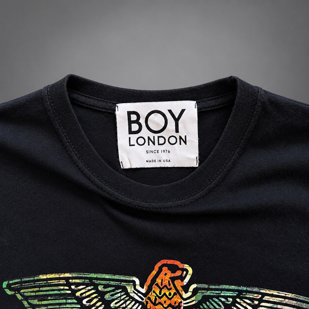 BOY LONDON EAGLE LOGO SHIRT (Category: Luxury Apparel) located in Taguig. Submitted by clarrk95 (Listing ID 1468686213, Image 2). Description: Boy London Shirt Size: S (Tag) Length: 28inches Width: 18inches PRICE: ₱1,200 only! ✅ brandnew condition ✅ add shipping fee ✅ ignoring LP inquiry Shipping: Lalamove | J&T | LBC Location: Taguig📍 Payment: Gcash | Bank | Cash FB: THRFT IG: thrft_25 DM for more detailed pics.📩.