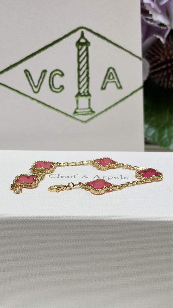 Bracelet (Category: Bracelets) located in Singapore. Submitted by stylego866 (Listing ID 1468614400, Image 5). Description: .