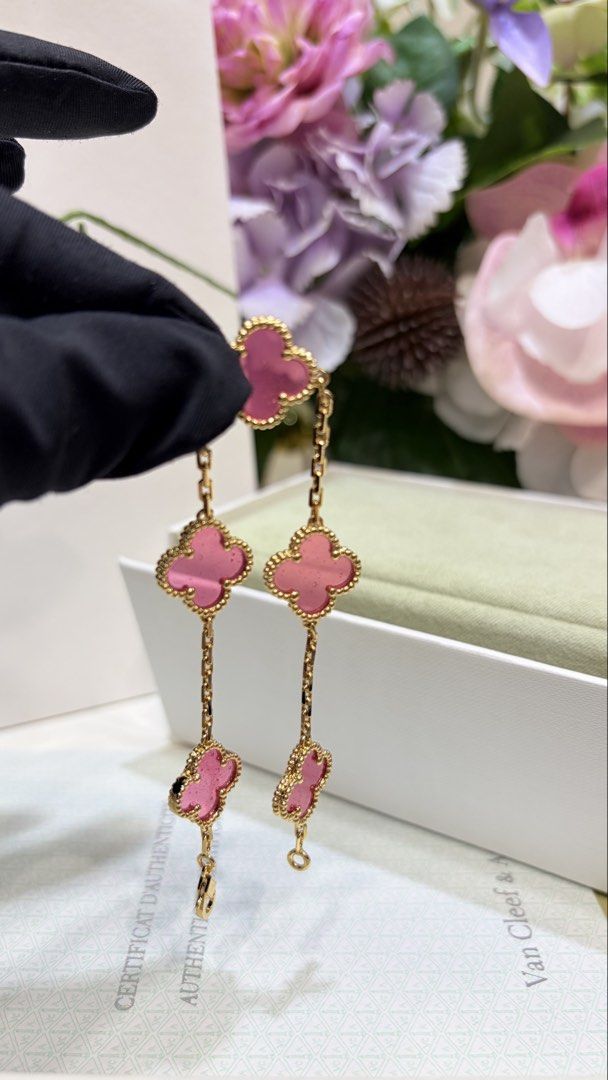 Bracelet (Category: Bracelets) located in Singapore. Submitted by stylego866 (Listing ID 1468614400, Image 3). Description: .