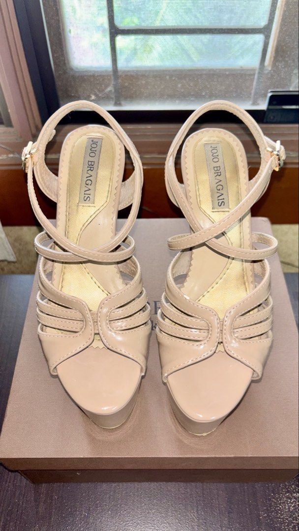 Bragais - Kylie (6.5”) Nude Glossy Heels (Category: Heels) located in Davao. Submitted by christine_94 (Listing ID 1468522239, Image 2). Description: Bragais Heels with BOX Model: Kylie Heel Height: 6.5” Color: Nude Glossy Size: 7 US / 24 cm How much? P2,000 Shipping fee to be shouldered by the buyer.