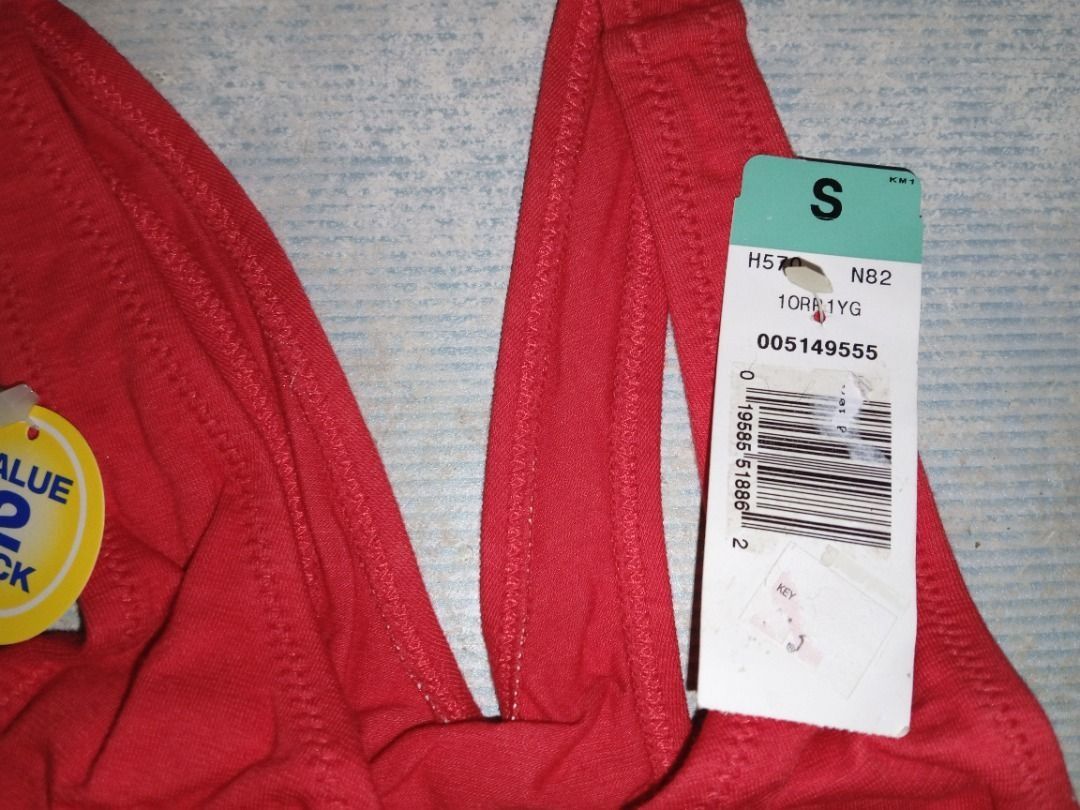 Bralette US BBEWTAG (Category: Undergarments & Loungewear) located in Los Banos. Submitted by mania-62906 (Listing ID 1468544422, Image 2). Description: BNEWTAG. US small red. (Bought in a dept store selling US surplus). (note: out of town from Nov 25 to Jan 25, 2027).