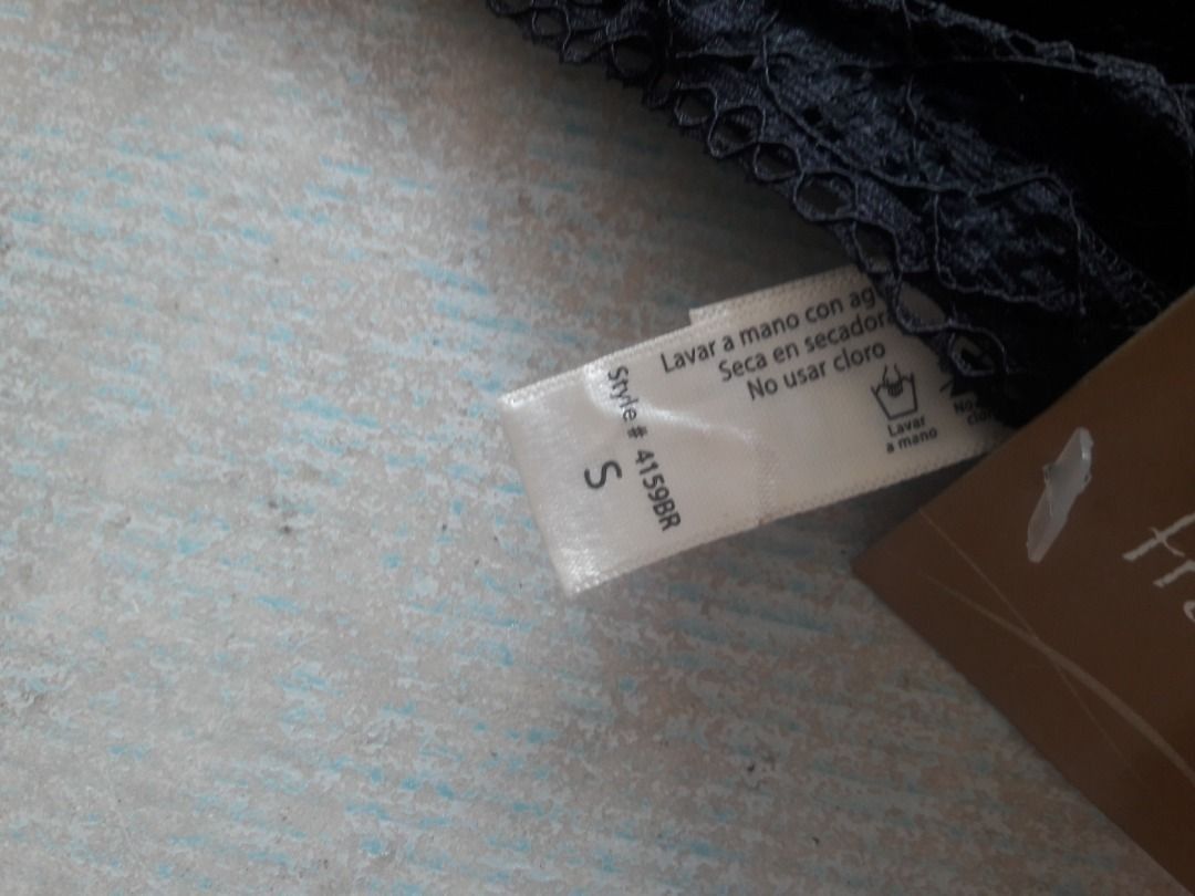Bralette US BNEWTAG (Category: Undergarments & Loungewear) located in Los Banos. Submitted by mania-62906 (Listing ID 1468543839, Image 3). Description: BNEWTAG. US small. Lace. Black.