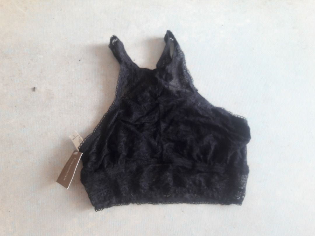 Bralette US BNEWTAG (Category: Undergarments & Loungewear) located in Los Banos. Submitted by mania-62906 (Listing ID 1468543839, Image 1). Description: BNEWTAG. US small. Lace. Black.