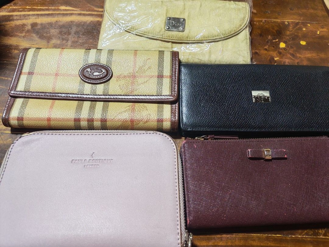 Branded wallets for take all (Category: Wallets & Card holders) located in Marilao. Submitted by milotiescloset (Listing ID 1468590386, Image 1). Description: take all for 1k , individual photos nasa listing na po..