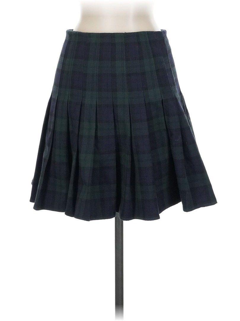 Brandy Melville Plaid Skirt (Category: Skirts) located in Davao. Submitted by aug_amari (Listing ID 1468601933, Image 2). Description: fits S.