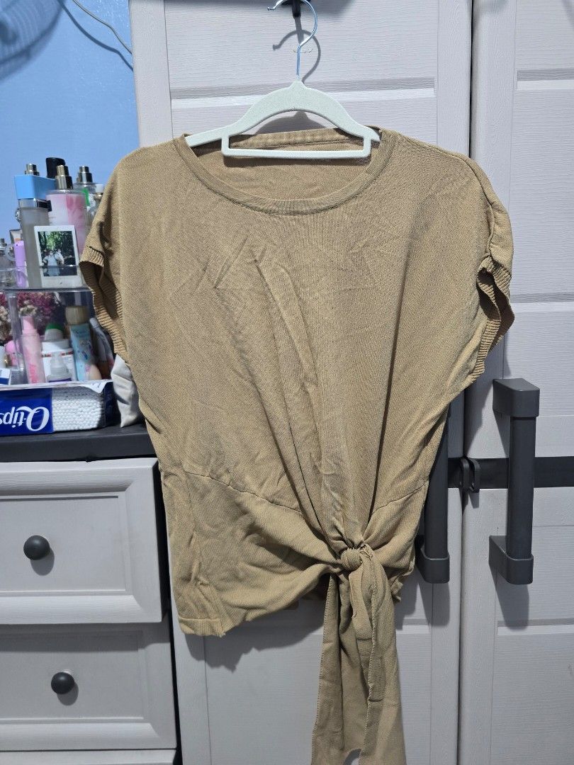Brown Knitted Tie side Top (Category: Shirts) located in Quezon City. Submitted by dinesaur (Listing ID 1468690258, Image 1). Description: .