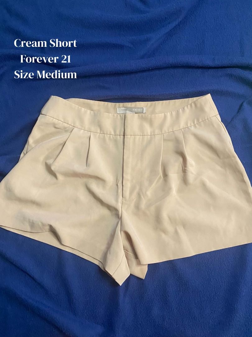 Brown Short Forever 21 (Category: Shorts) located in Santa Cruz, Pampanga. Submitted by jncthriftshop (Listing ID 1468629596, Image 1). Description: Please note that this item is pre-loved and not brand new. It may have minor signs of use, such as small stains, loose threads, slight fading, or other minor imperfections. Please manage your expectations and check all photos carefully before purchasing. -Condition: Pre-loved / Secondhand -Minor flaw