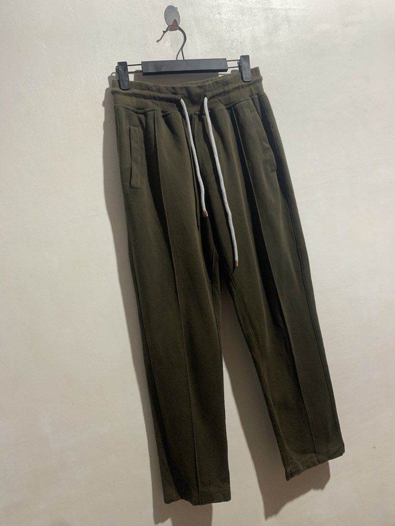 BRUNELLO CUCINELLI SWEATPANTS (Category: Other Bottoms) located in Gumaca. Submitted by getscore.ph (Listing ID 1468613241, Image 2). Description: WTS ❗️BRUNELLO CUCINELLI SWEATPANTS❗ ✅Size: S on tag ✅Actual Dimes: Waistline 26-32 (stretchable ) Length 36 ✅Color Rate: 9.5/10 ✅Condition: Excellent ✅Issue: None Color may due to lightning NEED WASH DM ME TO PURCHASE 📥📥 📍Loc. Gumaca,Quezon 📍Courier: JNT EXPRESS.