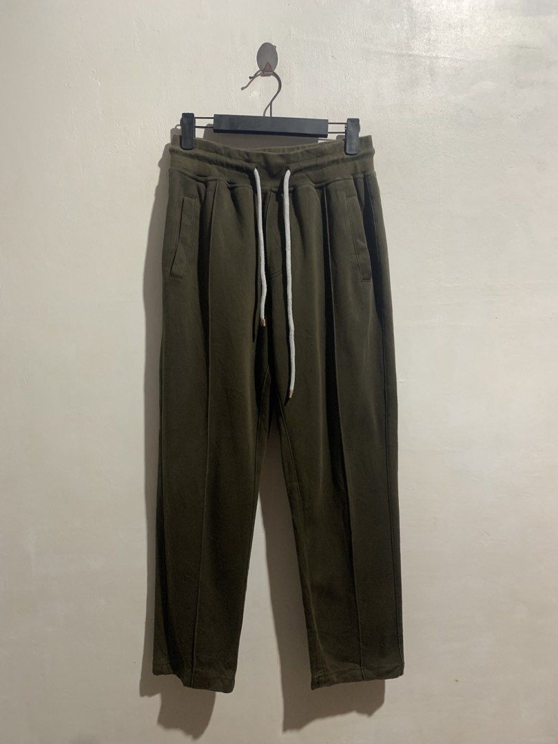 BRUNELLO CUCINELLI SWEATPANTS (Category: Other Bottoms) located in Gumaca. Submitted by getscore.ph (Listing ID 1468613241, Image 1). Description: WTS ❗️BRUNELLO CUCINELLI SWEATPANTS❗ ✅Size: S on tag ✅Actual Dimes: Waistline 26-32 (stretchable ) Length 36 ✅Color Rate: 9.5/10 ✅Condition: Excellent ✅Issue: None Color may due to lightning NEED WASH DM ME TO PURCHASE 📥📥 📍Loc. Gumaca,Quezon 📍Courier: JNT EXPRESS.