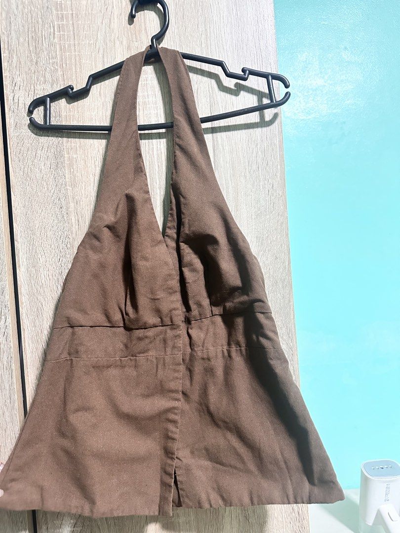BSCO Halter Top (Category: Sleeveless) located in Manila. Submitted by love.lyxph (Listing ID 1468642231, Image 2). Description: .