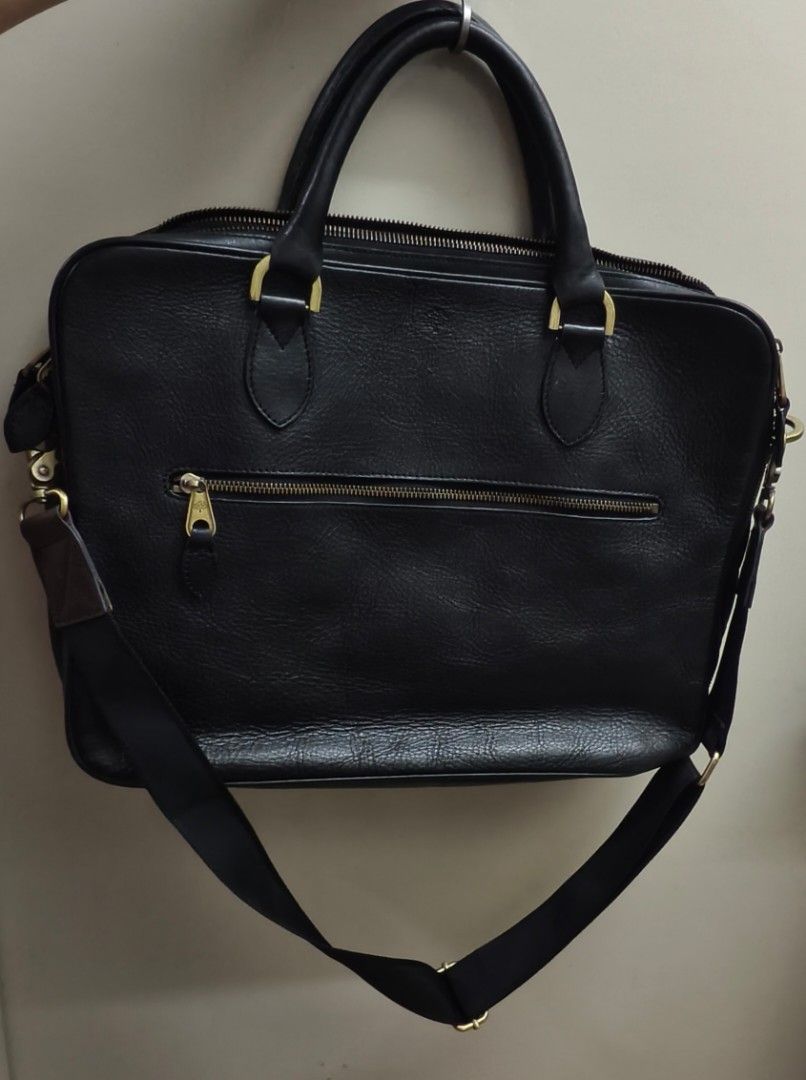 Bundle Bag (Category: Cross-body Bags) located in Shah Alam. Submitted by hauztrendempire (Listing ID 1468619682, Image 3). Description: Mulberry Heathcliff Double Zipped Laptop Briefcase Black Leather *Condition Tip Top *Not For Fussy Buyers *Sold As Is - As a Bundle Bag *Price Includes Postage For SM/Sabah Sarawak Postage RM15 *NO COD, courier only *Items Sold Are Not Refundable.
