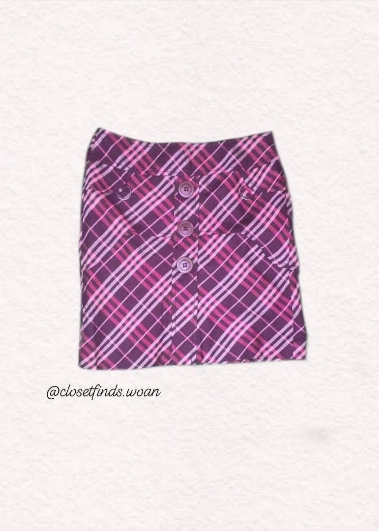 Burberry Blue label skirt (Category: Skirts) located in Manila. Submitted by woaannn (Listing ID 1468508303, Image 1). Description: -size 30-32 -length 18 with side zipper with extra button full inner lining like new condition of fabric.