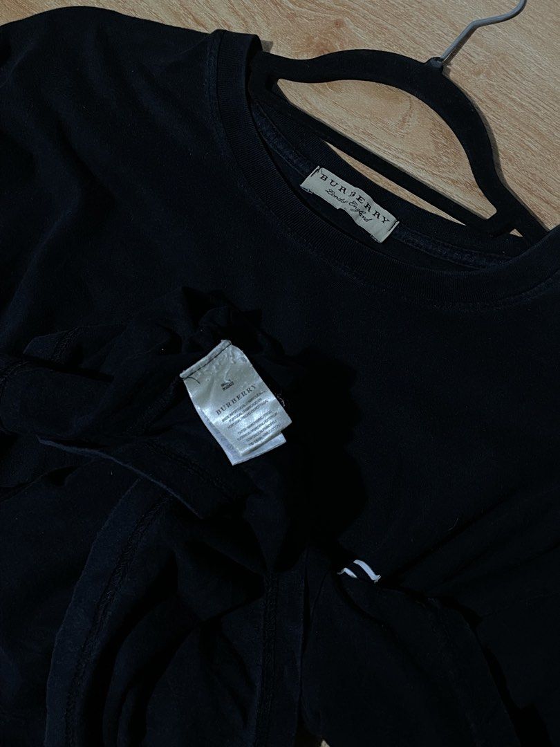 Burberry Circular Emblem Tshirt (Category: Luxury Apparel) located in Manila. Submitted by claii_collection (Listing ID 1468535273, Image 3). Description: Burberry Circular Emblem Tshirt - 24x29 - Excellent Condition - Complete tags and washtags.