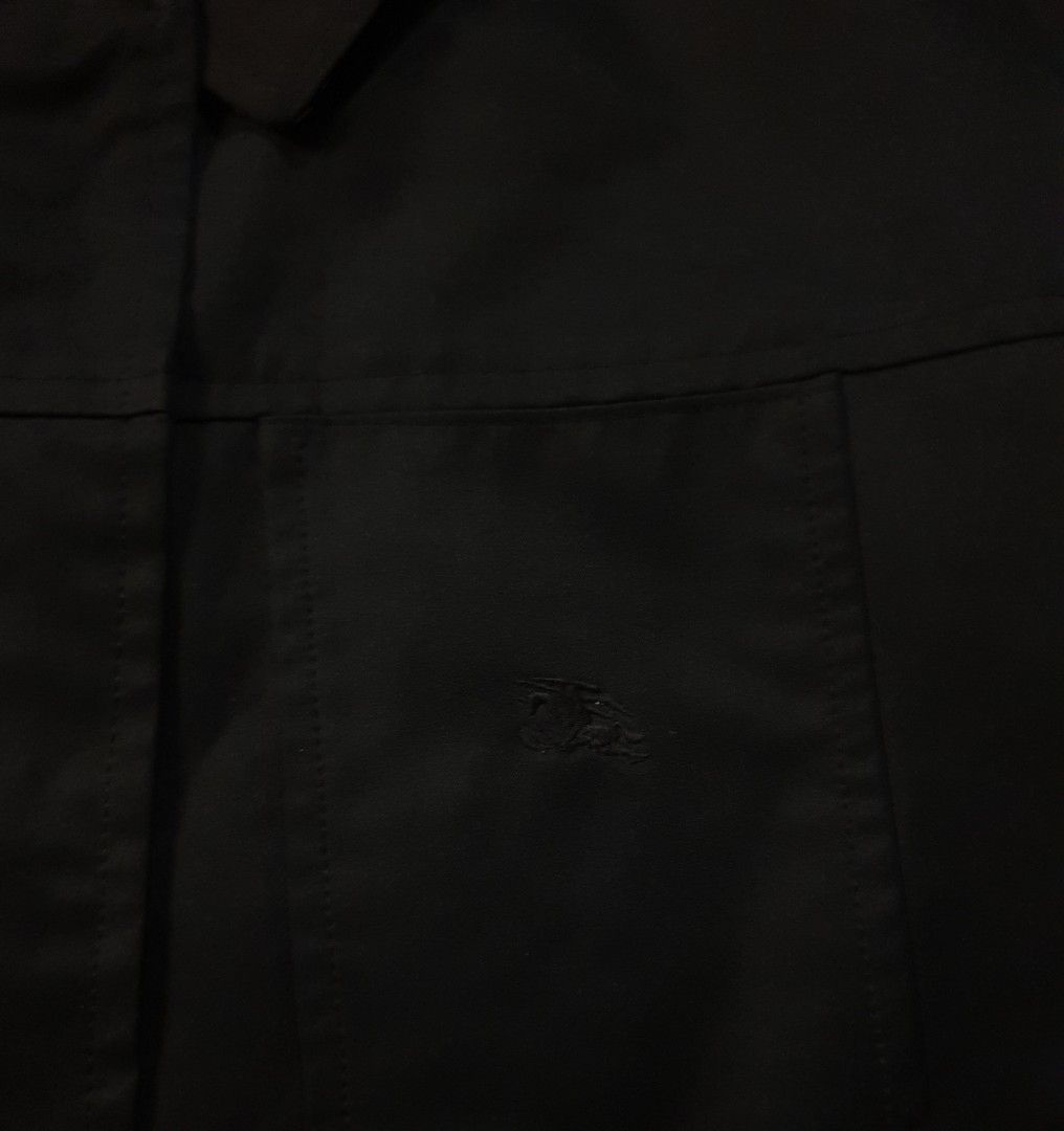 Burberry Trench coat (Category: Coats, Jackets and Outerwear) located in San Fernando. Submitted by retro.district. (Listing ID 1468709528, Image 3). Description: - Burberry trench coat - Size: Medium (21x38) - Condition: Excellent - Issue Missing belt - Color Rate: 9.5/10.