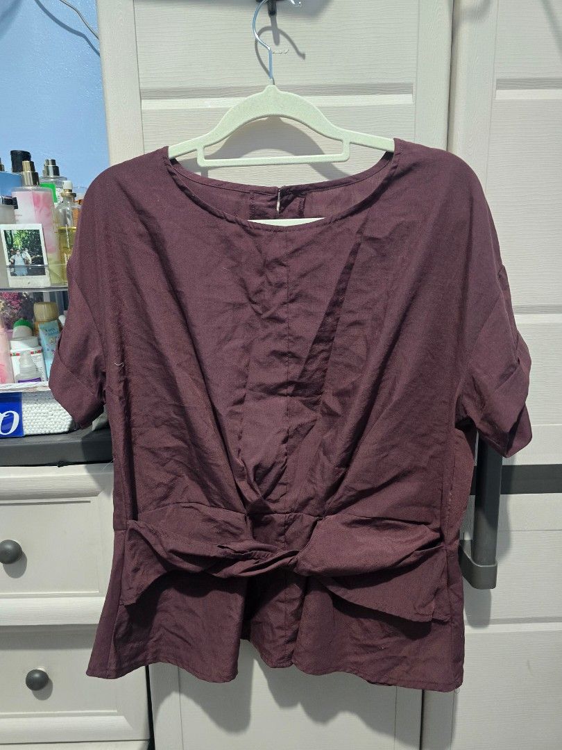 Burgundy Chiffon Twist Top (Category: Blouses) located in Quezon City. Submitted by dinesaur (Listing ID 1468689270, Image 1). Description: .