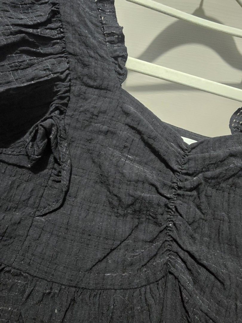 Bustier Doll Top (Category: Blouses) located in Quezon City. Submitted by dinesaur (Listing ID 1468689715, Image 2). Description: m-l.