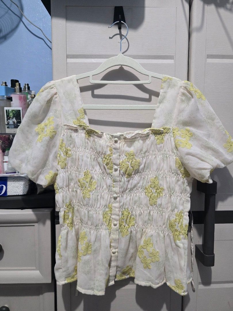 Buttondown Smocked Peplum Top (Category: Blouses) located in Quezon City. Submitted by dinesaur (Listing ID 1468690174, Image 1). Description: .