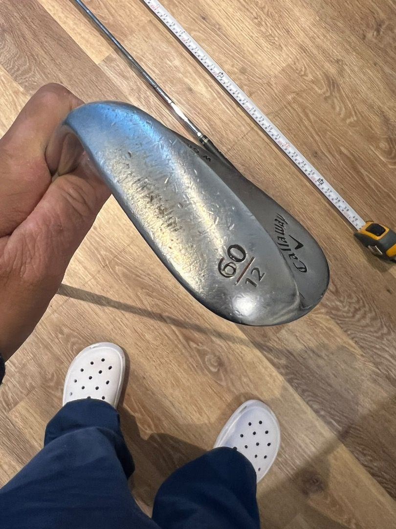 Callaway Mack Daddy 4 Chrome Wedge Set (52°, 56°, 60°) (Category: Golf) located in Manila. Submitted by kia.co (Listing ID 1468665355, Image 2). Description: • General Condition: Premium pre-owned wedges in playable condition. They show completely honest cosmetic wear, surface scratches, and turf/bunker scraping from standard game use, but have no severe structural dings or bent shafts. • Handedness: Right-Handed (RH) • Shaft Specifications: Upgr