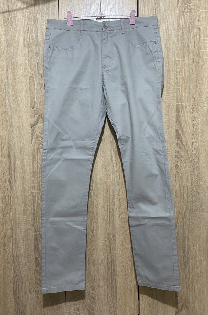 Calvin Klein Men’s Pants (Category: Chinos) located in Mandaluyong City. Submitted by aiztyle (Listing ID 1468599619, Image 1). Description: Calvin Klein Men’s Pants Measurement: Waist 32”-33” Length 41” Super SALE Php500.00 only.